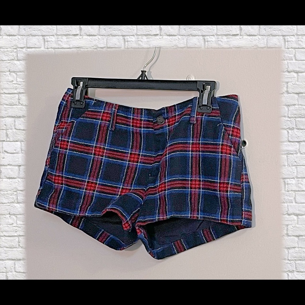 Hollister short